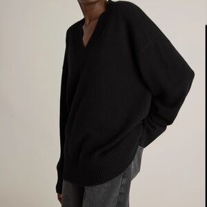 Quince Mongolian Cashmere Oversized V-Neck Sweater